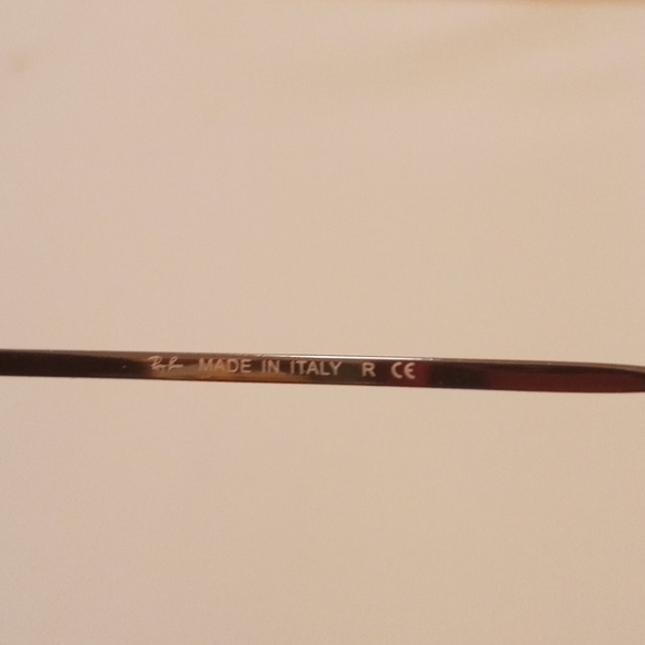 Authentics Ray-Ban 3447 Round Sunglasses. - Picture 5 of 8